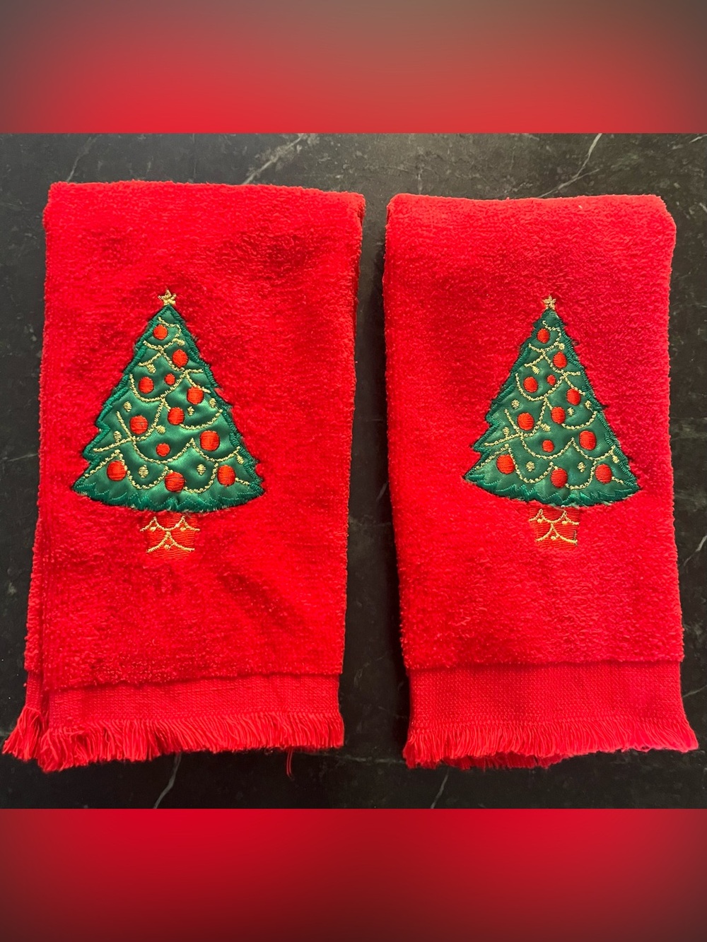 Vintage Christmas Fingertip Guest Towels Set 2 Red Embroidered Tree Fringe